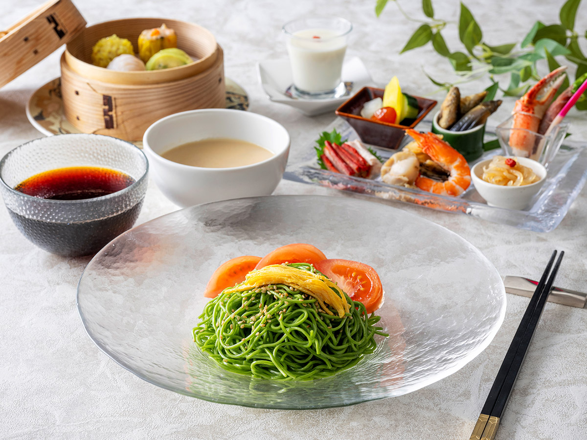 横浜のインターコンチネンタルホテル、夏の風物詩「冷やし翡翠麺」2024年もスタート！