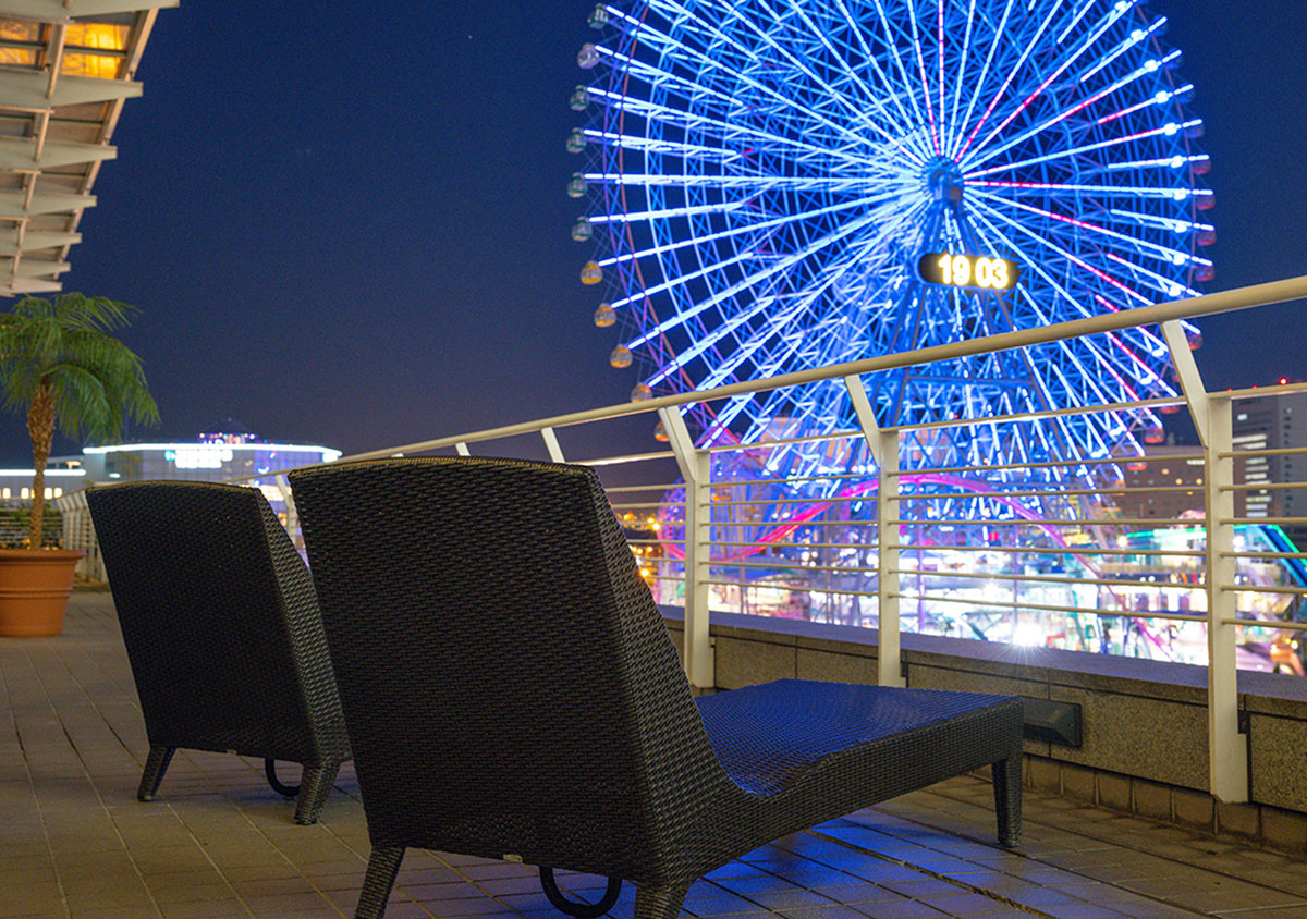 テラスから見たみなとみらいの夜景