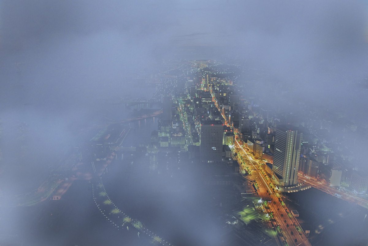 横浜ランドマークタワー展望フロア“雨”“視界ゼロ”の日がお得に！幻の限定ドリンクも登場