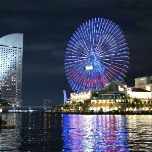 横浜の大観覧車に巨大スライム出現中！夜にあらわれる今だけのライトアップで特別な景観を