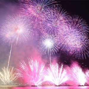 みなとみらいスマートフェスティバルの花火は唯一無二の大迫力！25分間の絶景を心に刻んだ