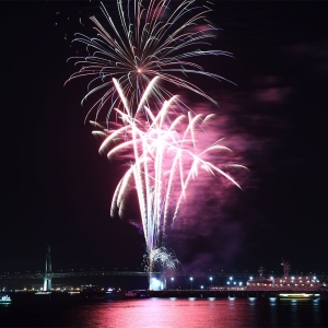 横浜港の5分間花火「横浜スパークリングトワイライト」2024年秋冬の打ち上げ日時と場所決定！