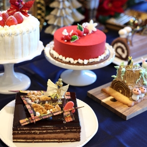 ホテルニューグランド2024年のクリスマスケーキお披露目！注目は初登場の“ビュッシュ・ド・ノエル”