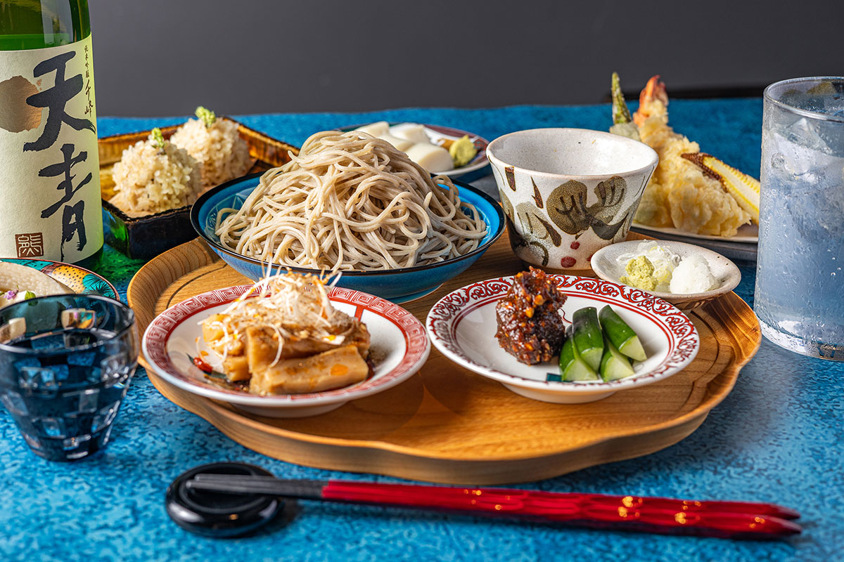 横浜ハンマーヘッドに新店舗「蕎麦 菫（すみれ）」誕生！日本の辛味スパイスをアクセントに