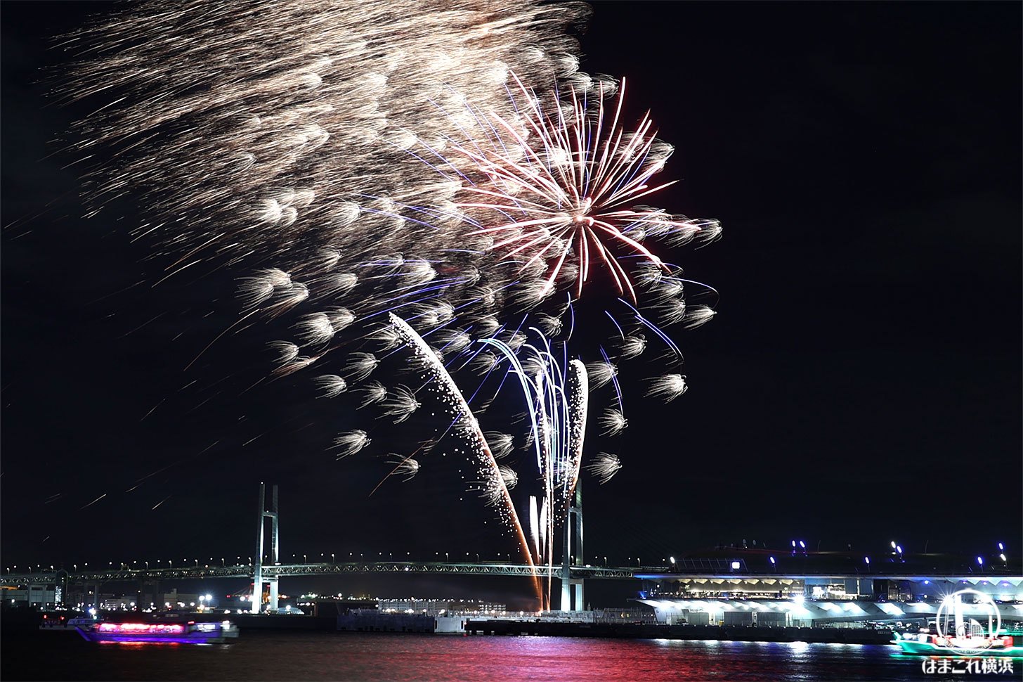 10月26日に横浜みなとみらいで打ち上げ花火！横浜スパークリングトワイライト