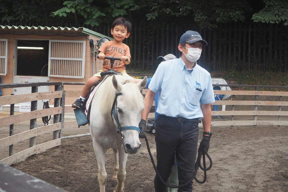 ポニー乗馬体験