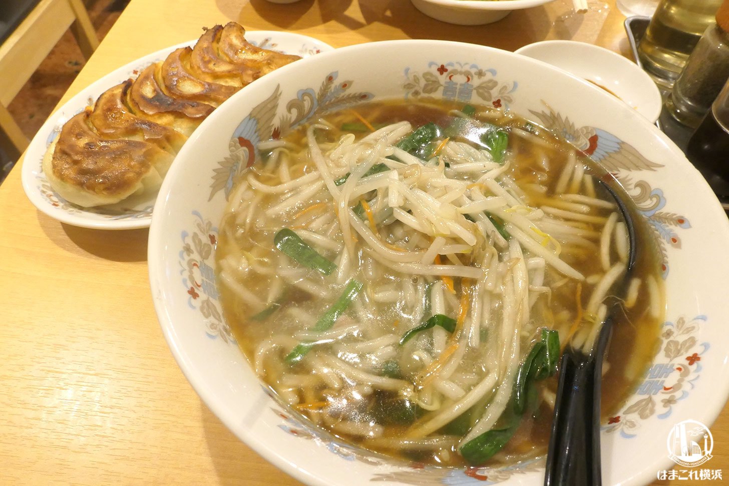 横浜駅の行列中華「龍王」ご当地麺のサンマーメン＆餃子をランチに堪能！入店までの待ち時間は！？