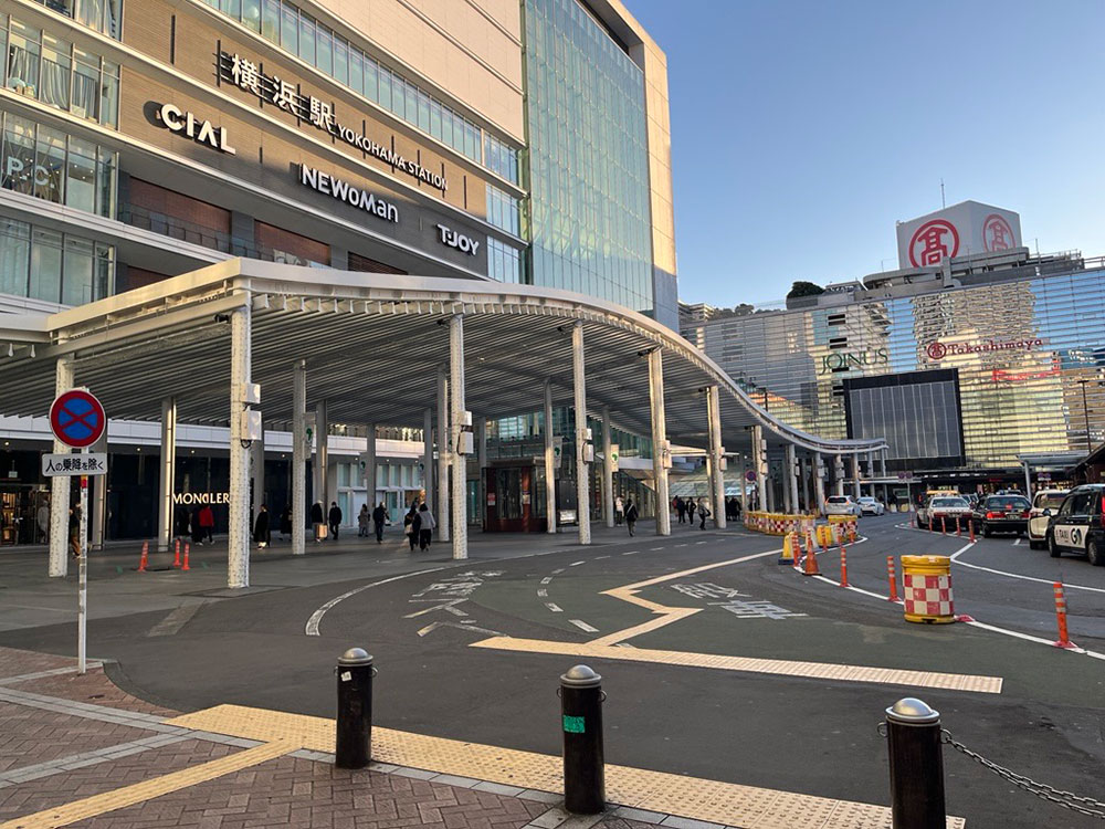 横浜駅中央西口駅前広場(通常時)