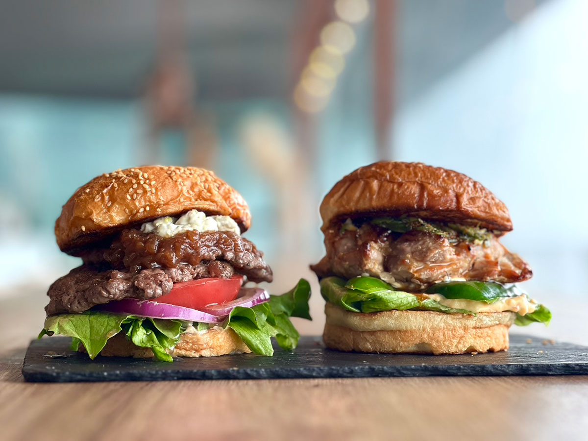 横浜港大さん橋にコラボバーガー登場！梅や“YAKITORIテリヤキバーガー”＆横浜ビール“ビアバーガー”