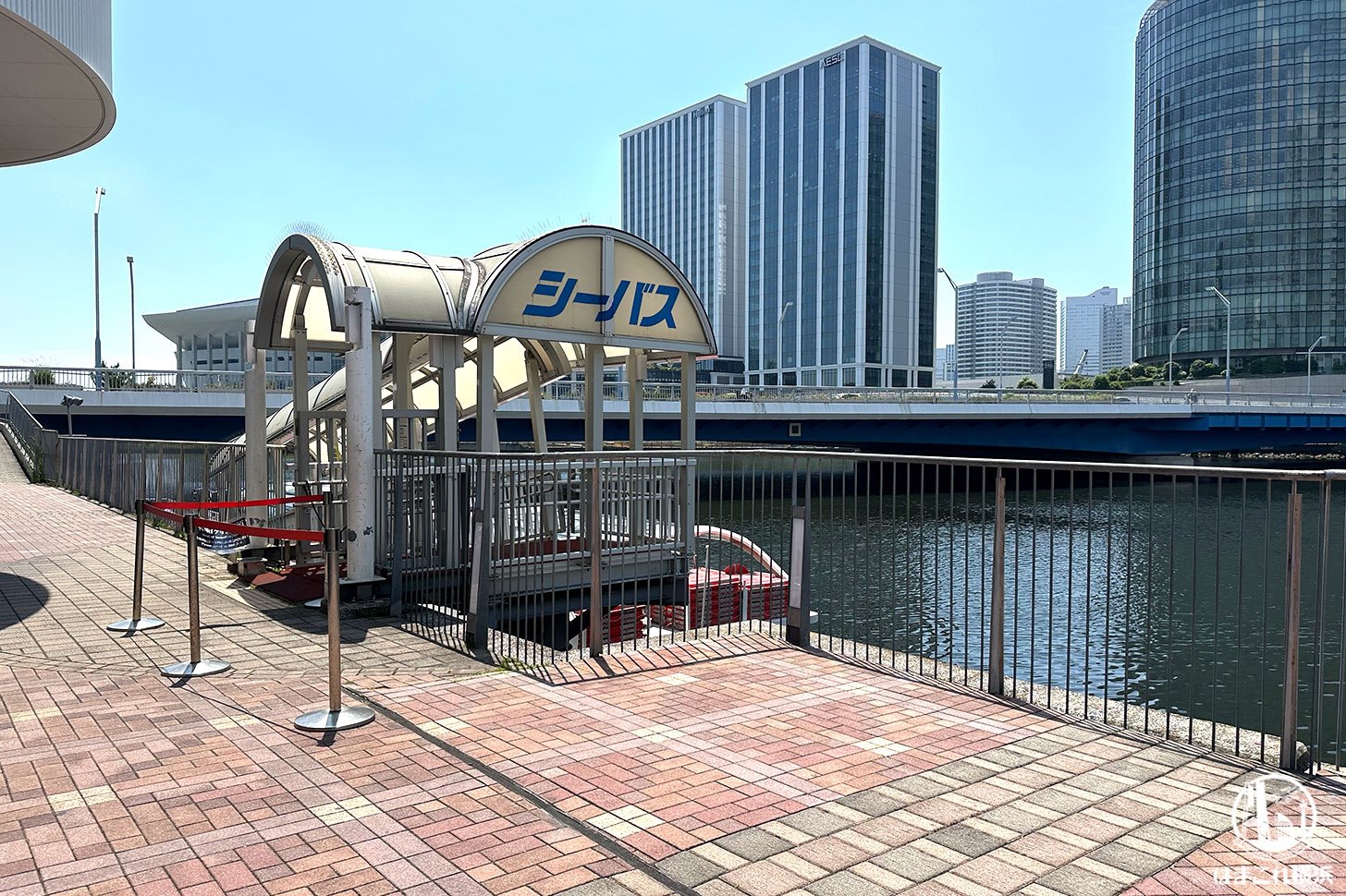 水上バス「シーバス（SEA BASS）」