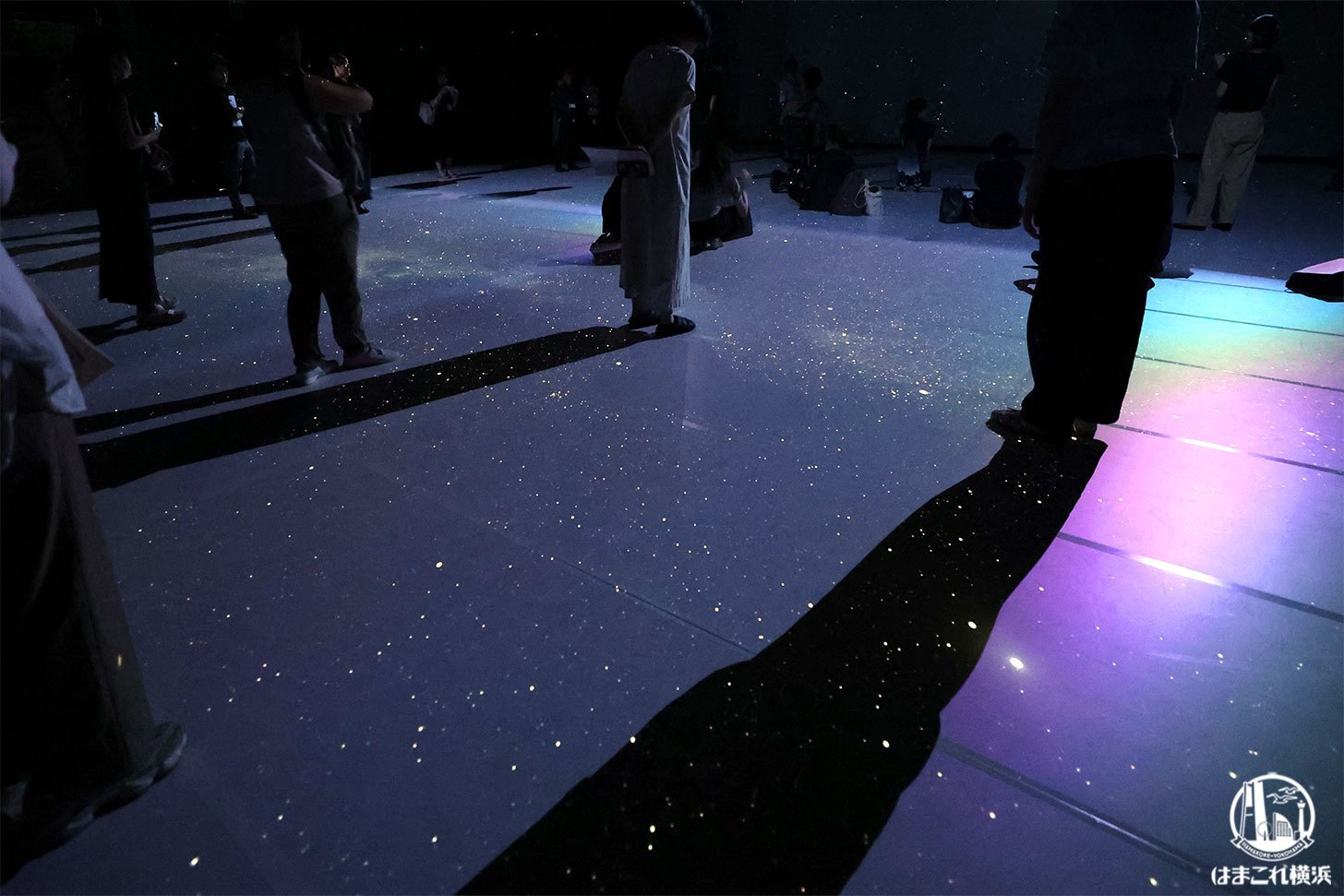 床一面の星々