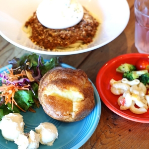 グッドスプーンみなとみらい店に“ポップオーバー”初登場！自家製チーズもサラダも食べ放題の胸熱ランチ