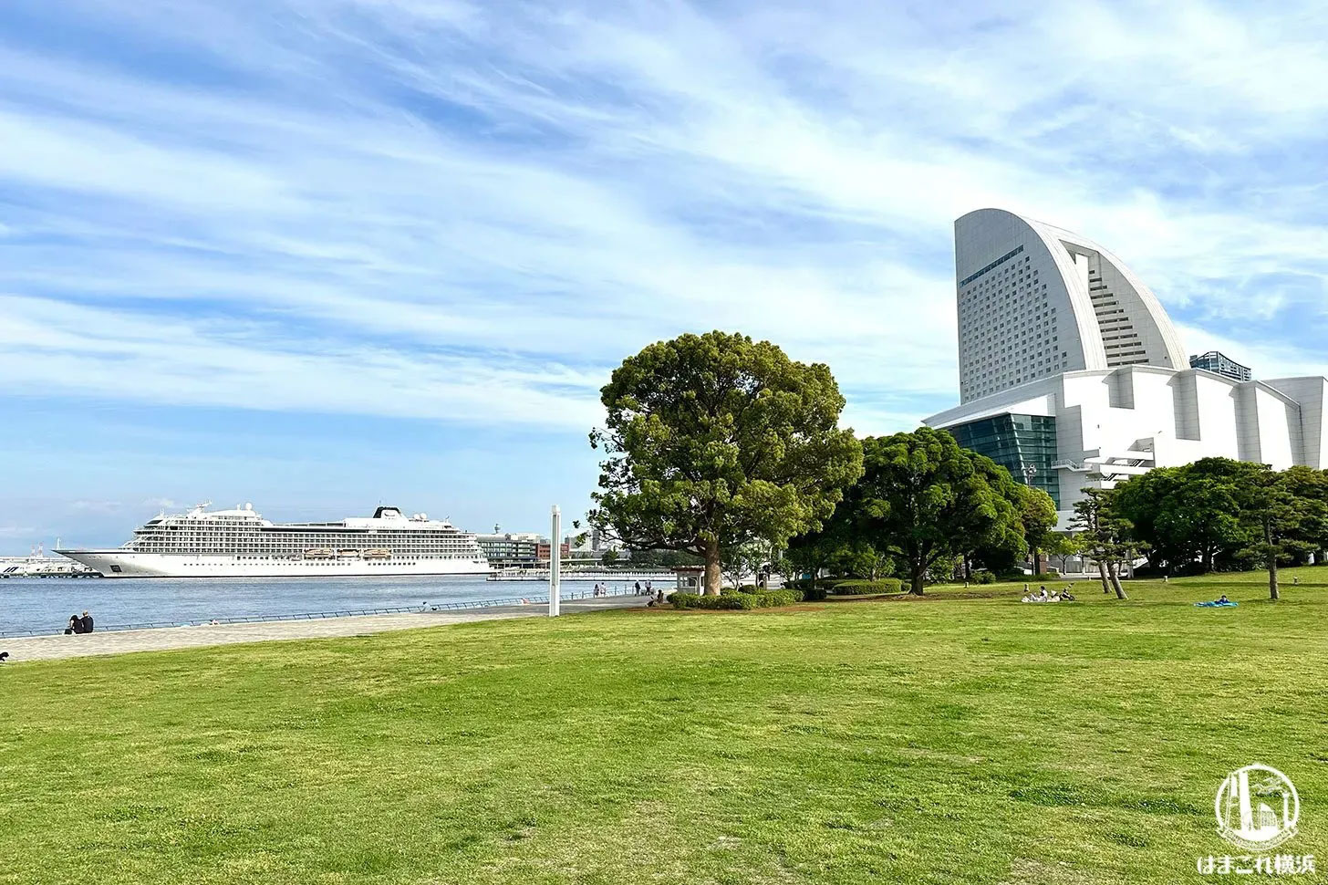 海が目の前に広がる臨港パーク