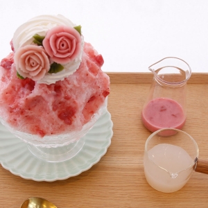 横浜元町にフラワーおはぎ専門店「Oh！huggy！！」お花モチーフに季節の彩り・関東初“花苺氷”も
