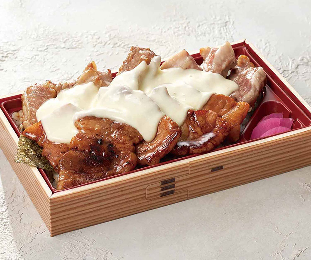 ドライブインいとう清水本店「肉味3重奏&大樹チーズの極み豚丼弁当」