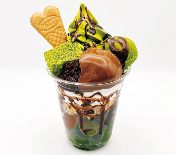 京甘味文の助茶屋「濃厚抹茶とチョコのパフェ」