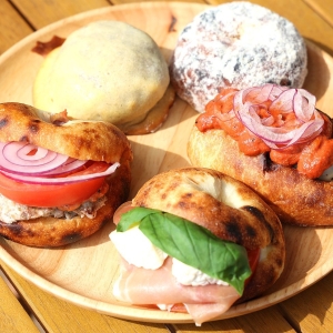 ベーカリーカフェ「ダコー」横浜臨港パーク店に行ってきた！香ばしさ魅力の“ナポリシリーズ”に早速ハマった
