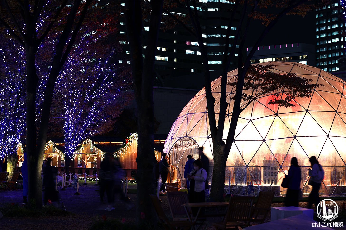 みなとみらいクリスマスマーケット初開催！巨大スノードーム中心にヒュッテやイルミも溢れる非日常空間へ
