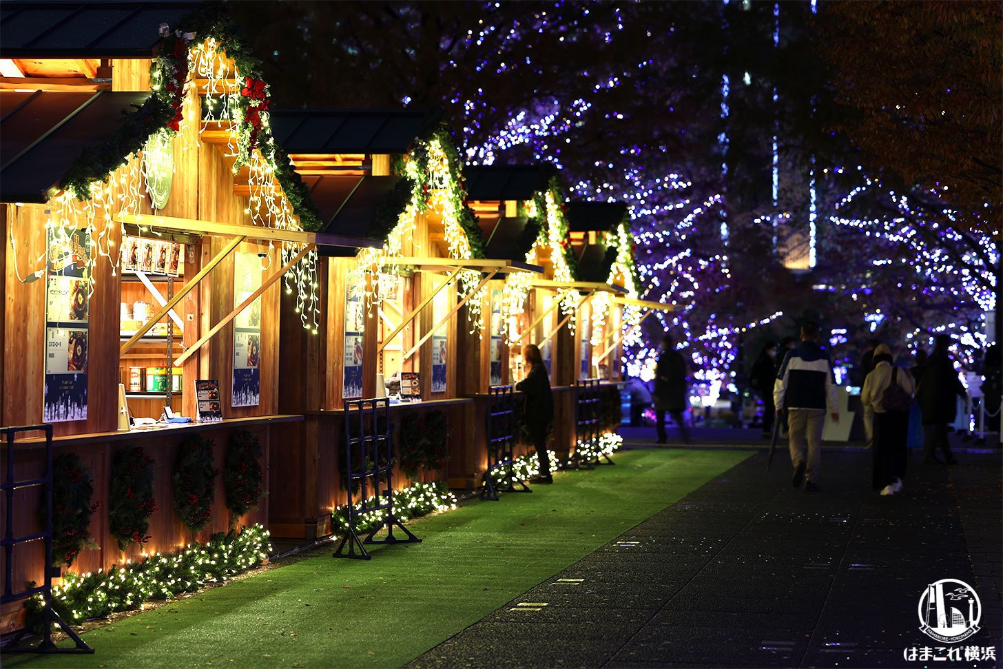 イルミネーションとライトアップしたヒュッテ