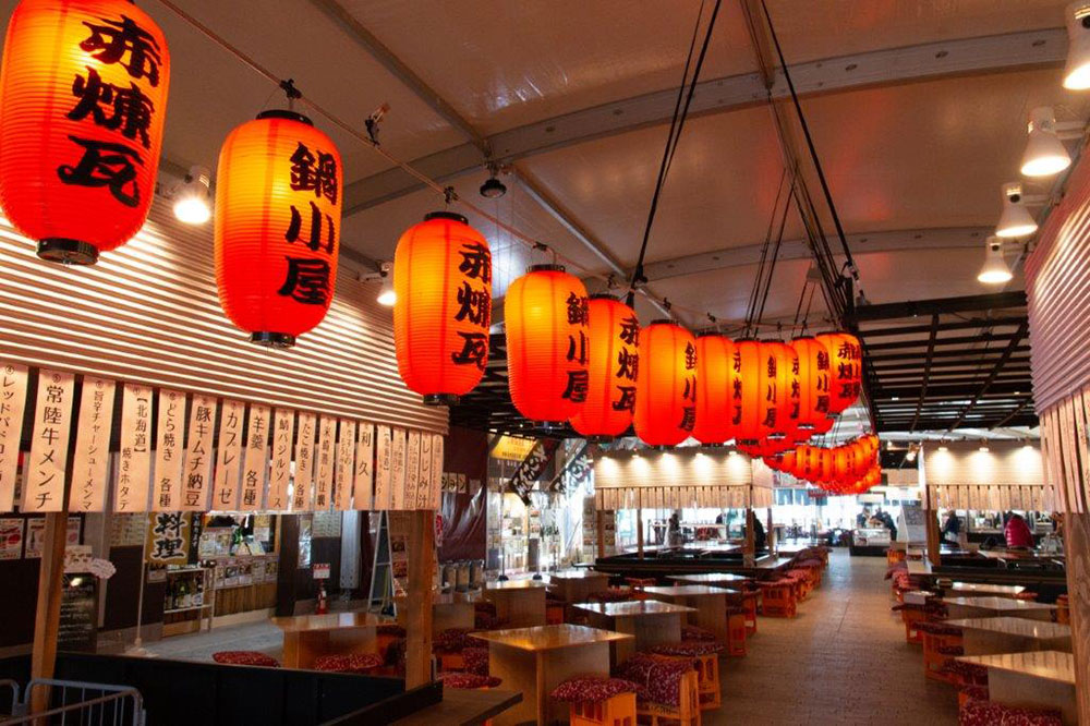 横浜赤レンガ倉庫“宴”テーマに鍋小屋開催！昭和レトロな空間にご当地鍋や日本酒集結・こたつスポットも