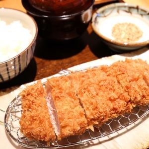 横浜高島屋「鎌倉かつ亭 あら珠」プレミアム追求の新店舗誕生！モダン空間で味わう銘柄豚と名脇役のとんかつ膳