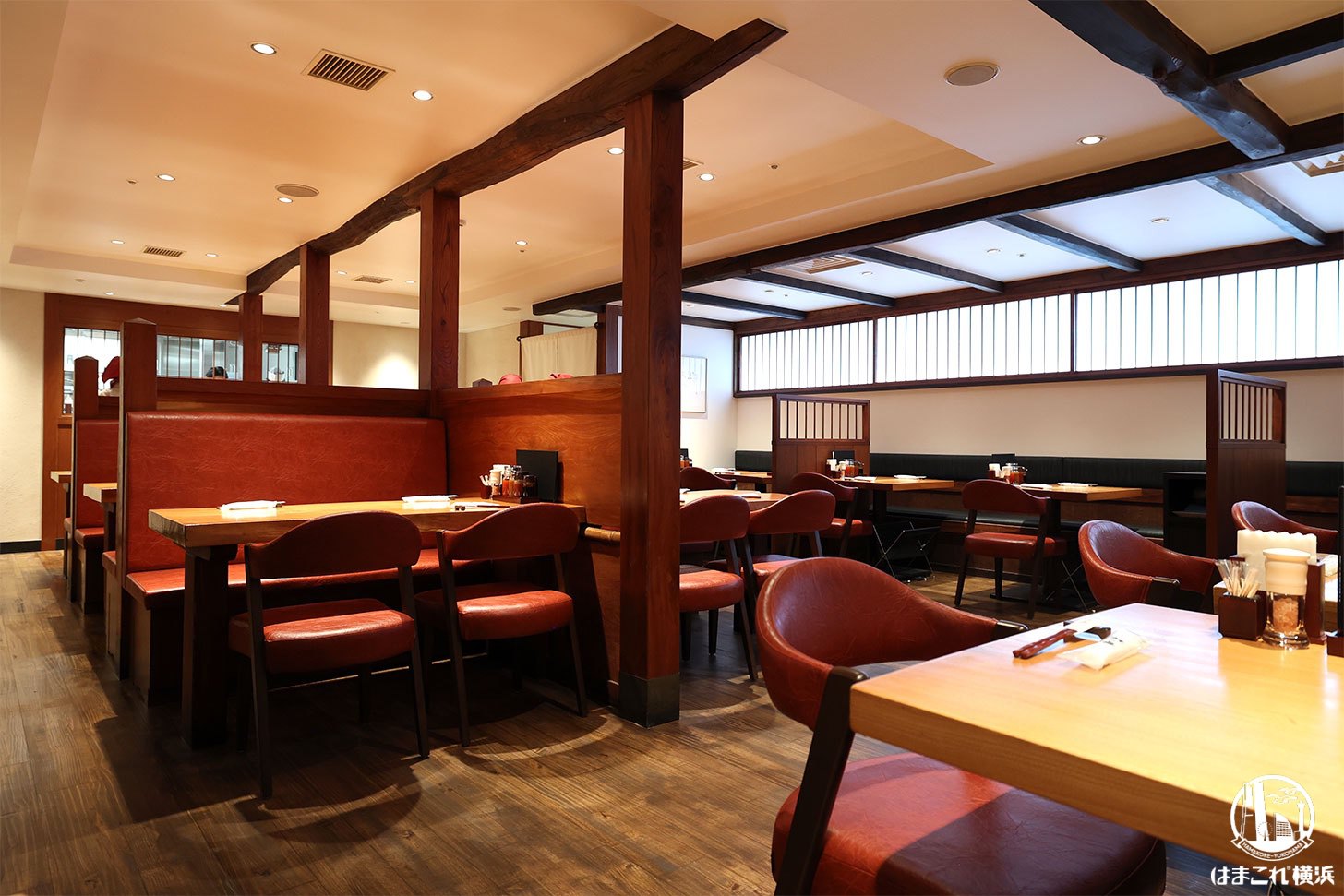 鎌倉かつ亭 あら珠 横浜高島屋店 内観（テーブル席）