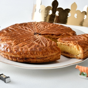 ホテルニューグランドから新年祝うフランス伝統菓子「ガレット・デ・ロワ」2026年も数量限定で予約開始!