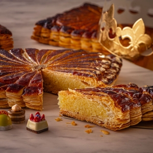 横浜ベイシェラトンホテル「ガレットデロワ」2026年元日より登場！フェーヴはスイーツモチーフに全10種類