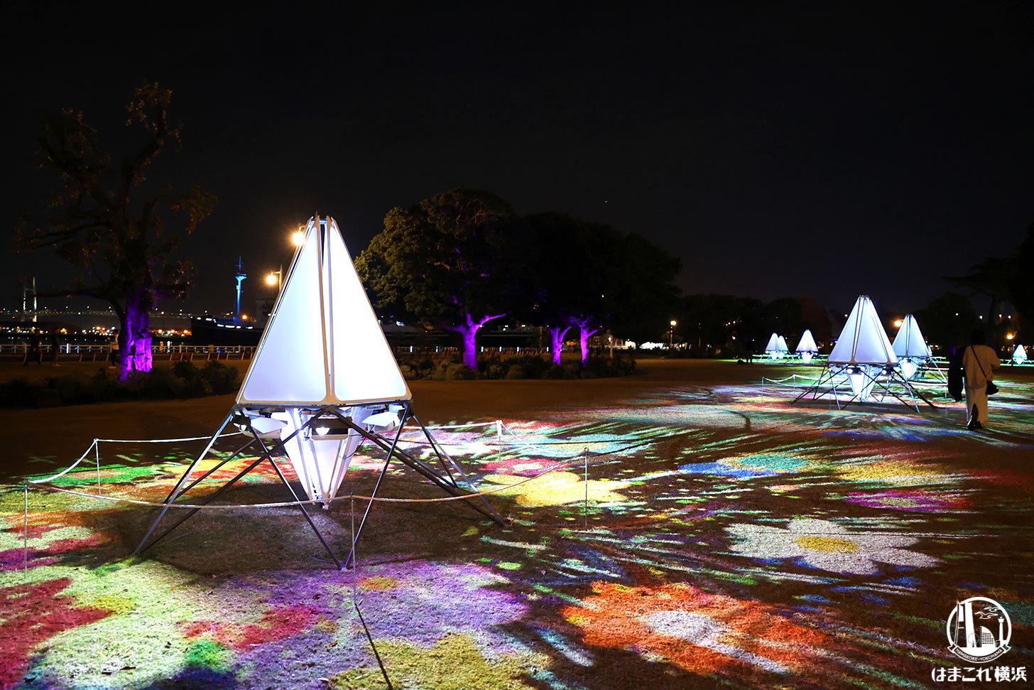 山下公園のデジタルアート スターツリー