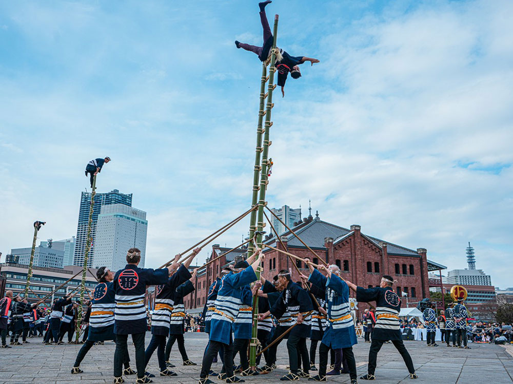 横浜消防出初式2026、横浜赤レンガ倉庫・象の鼻パークで1月11日に開催！一斉放水や防災体験など