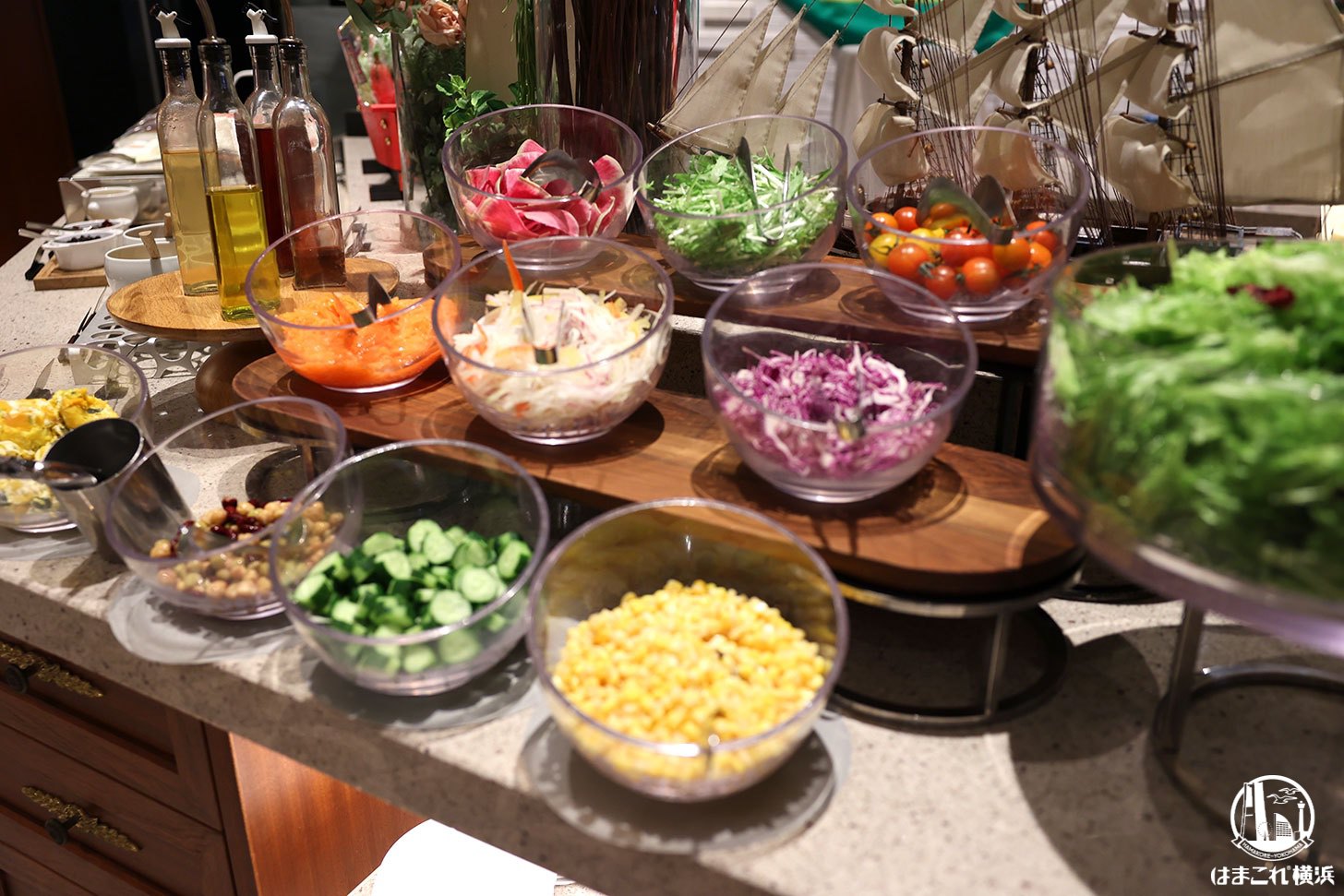 サラダコーナー