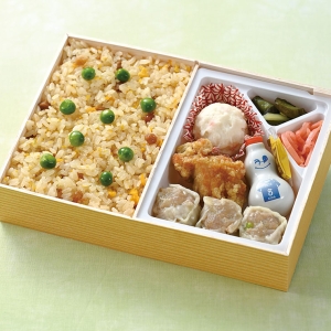 崎陽軒「横浜F・マリノス応援炒飯弁」発売！J1百年構想リーグ限定の掛け紙＆トリコロールひょうちゃん