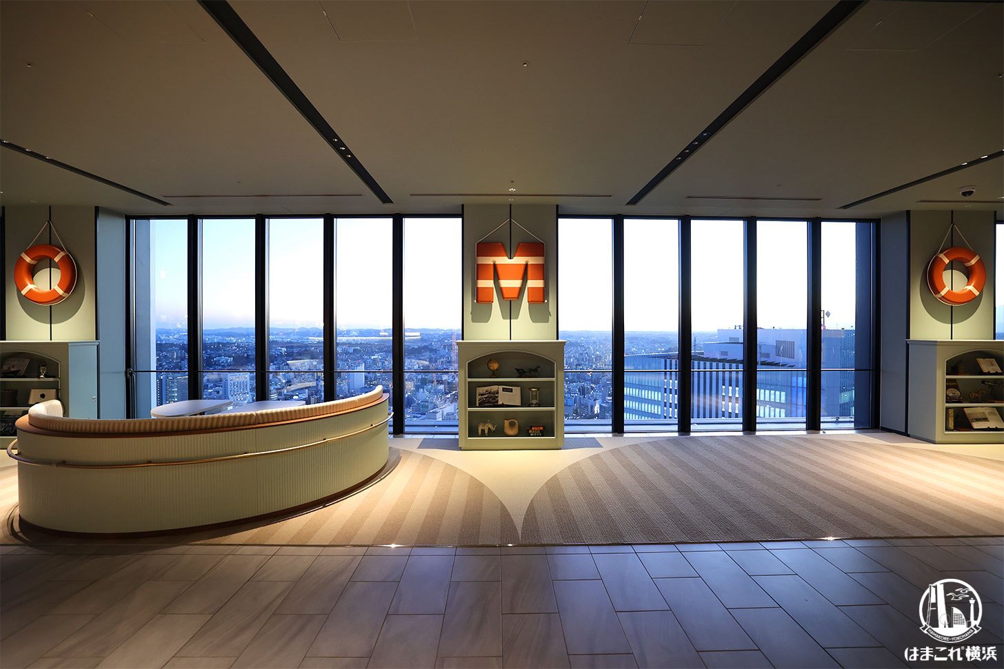 「OMO5横浜馬車道 パブリックスペースから見たパノラマビュー