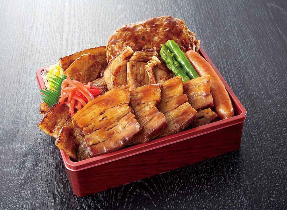 網焼き十勝豚・ハンバーグ・トロトロ角煮のてんこ盛り豚丼