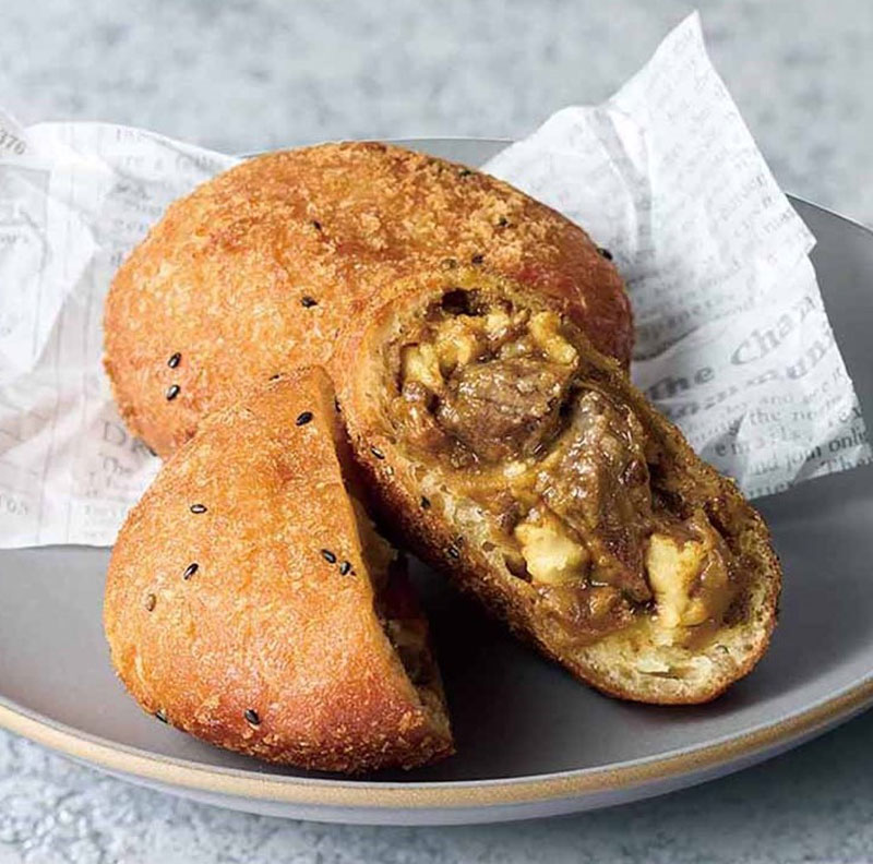 道産牛のビーフ&チーズカレーパン