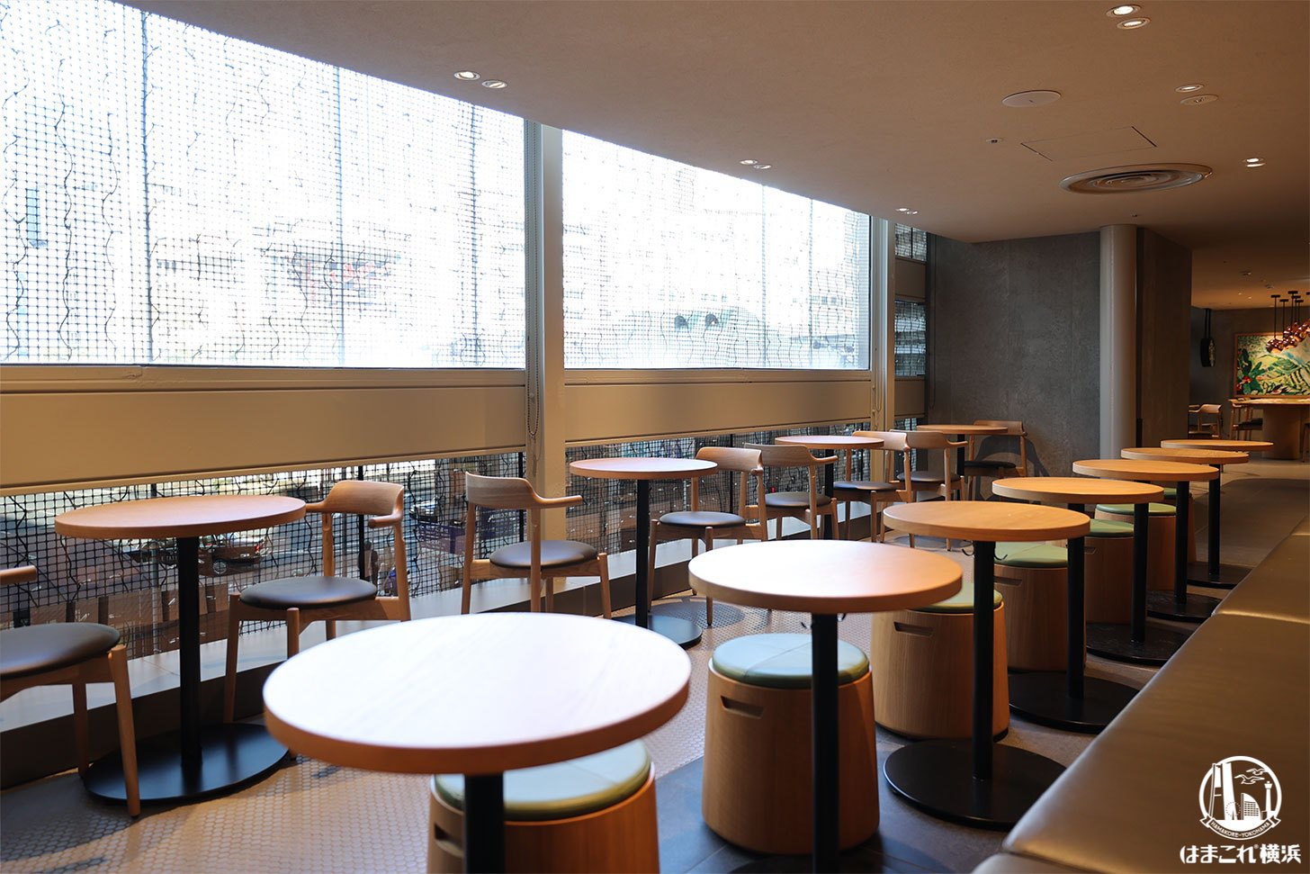 カフェテーブル