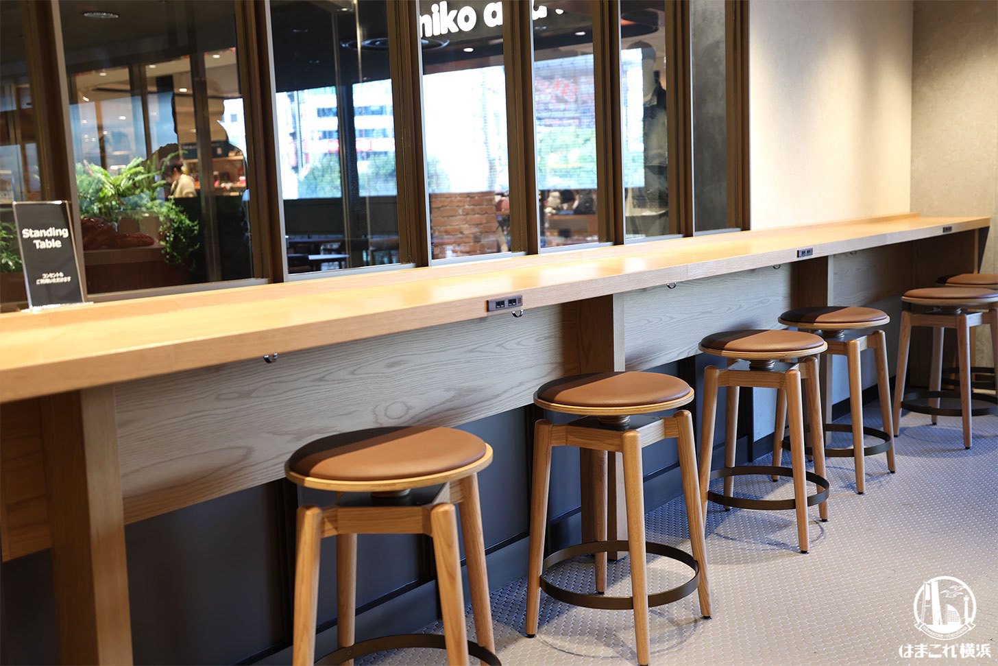 カウンター席