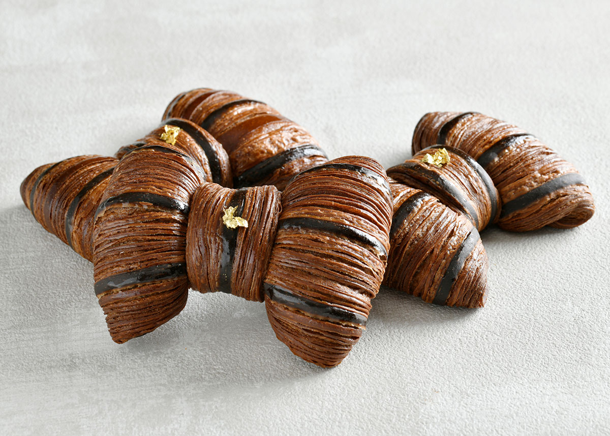 ホテルニューグランドからリボン型デニッシュ“ショコラ”新登場！丁寧な手作業による美しさと美味しさの共演