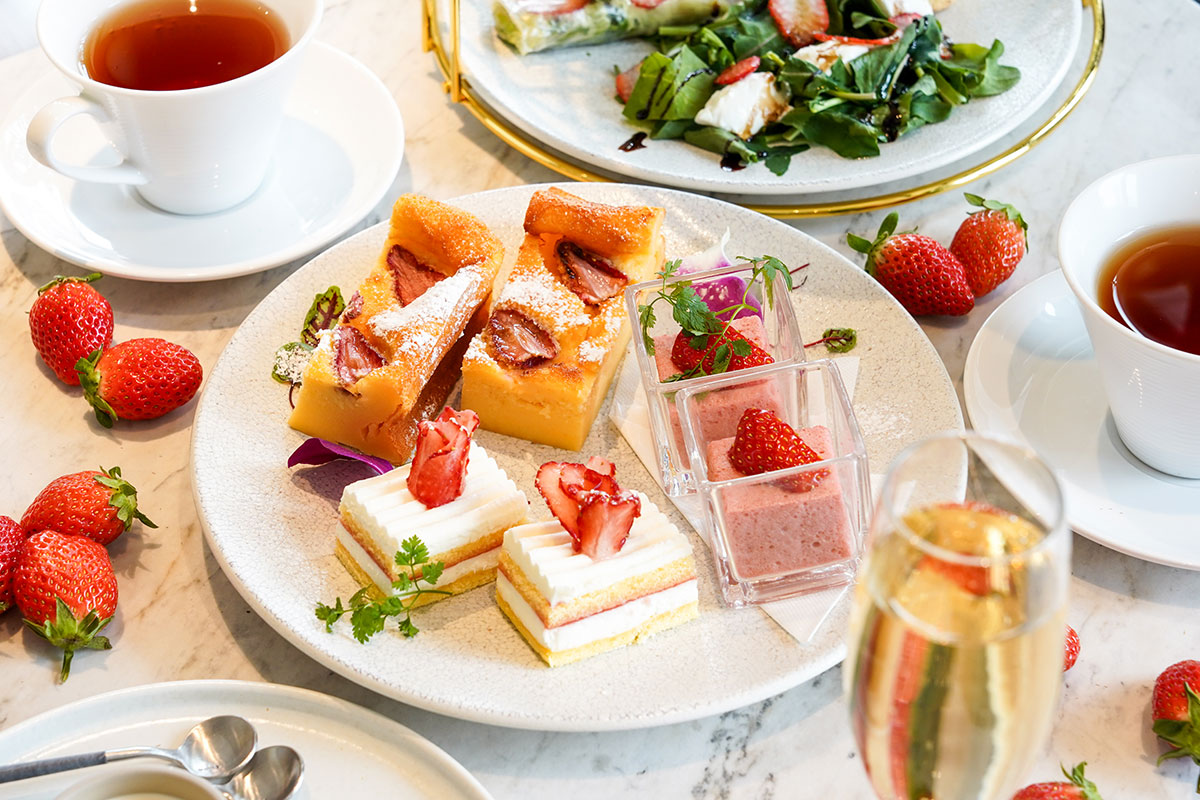 苺3種の食べ比べ付きアフタヌーンティー スイーツ