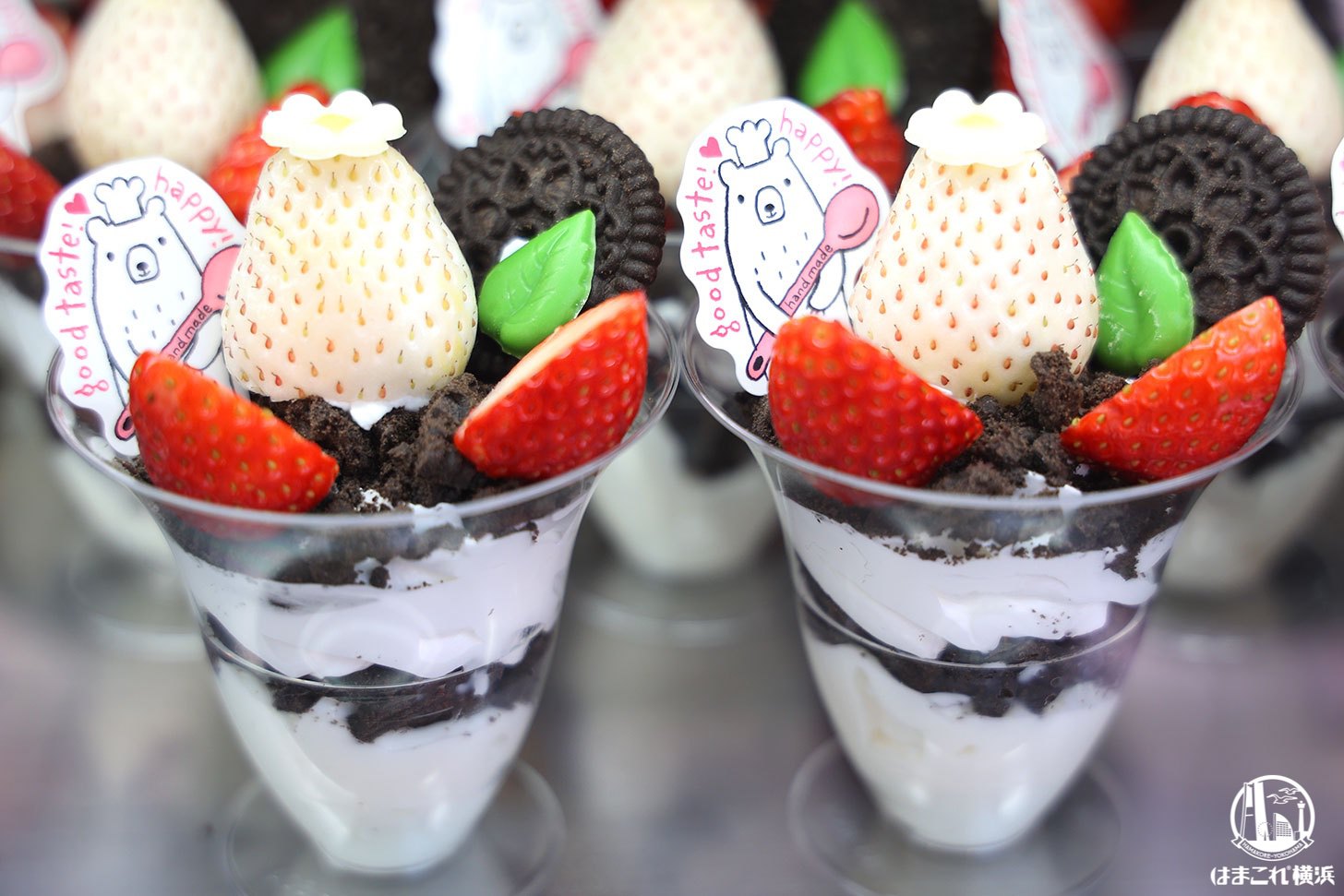 白と紅のいちごパフェ