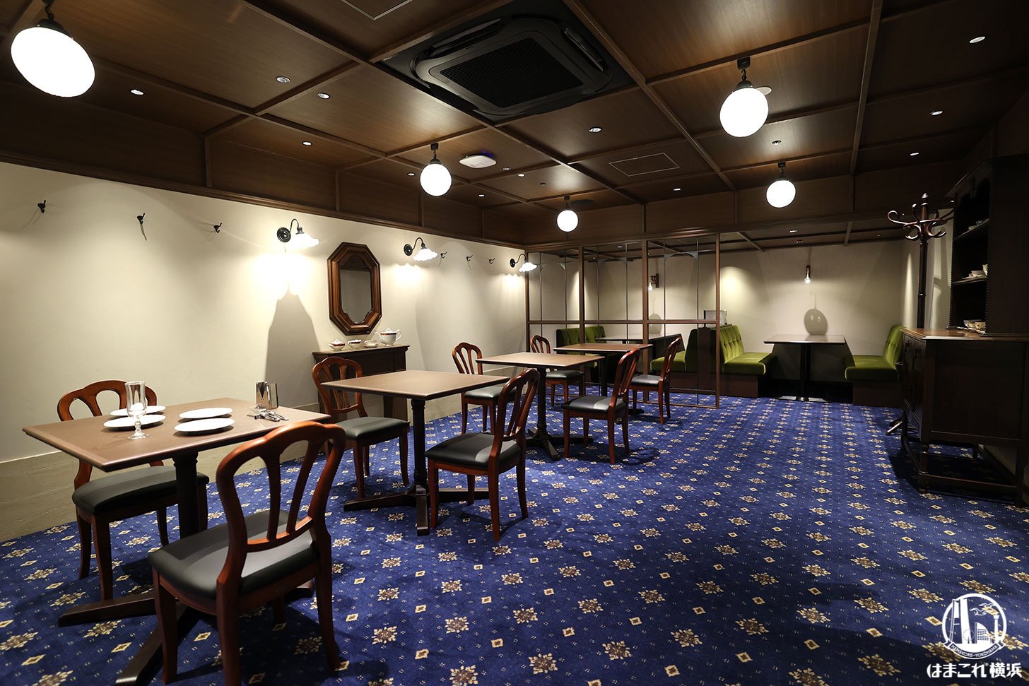 隠し扉から行く完全予約制の喫茶「有隣食堂」