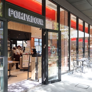 ベースゲート横浜関内「ポンパドウル」イートイン併設で焼きたてパンやフードも充実！限定エコバッグも