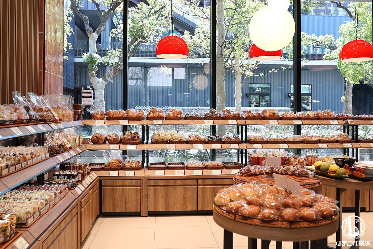 ポンパドウル 内観