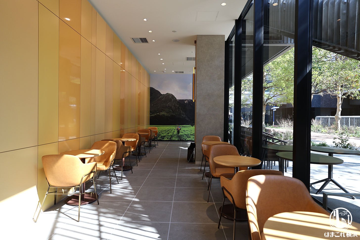 ベースゲート横浜関内店 ベンチシート席