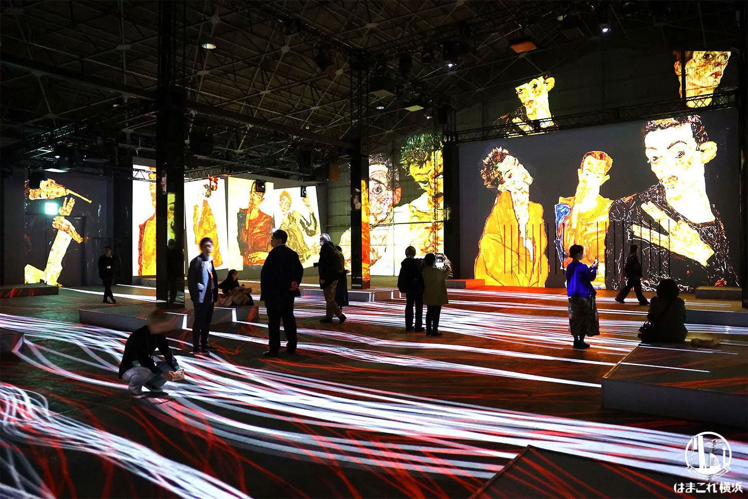 ザ・ムービアム ヨコハマ 没⼊型アート体験の様子