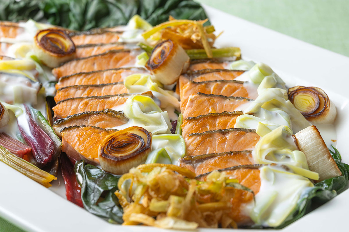 鮭のソテー 竹中ファームのポロねぎクリームソース