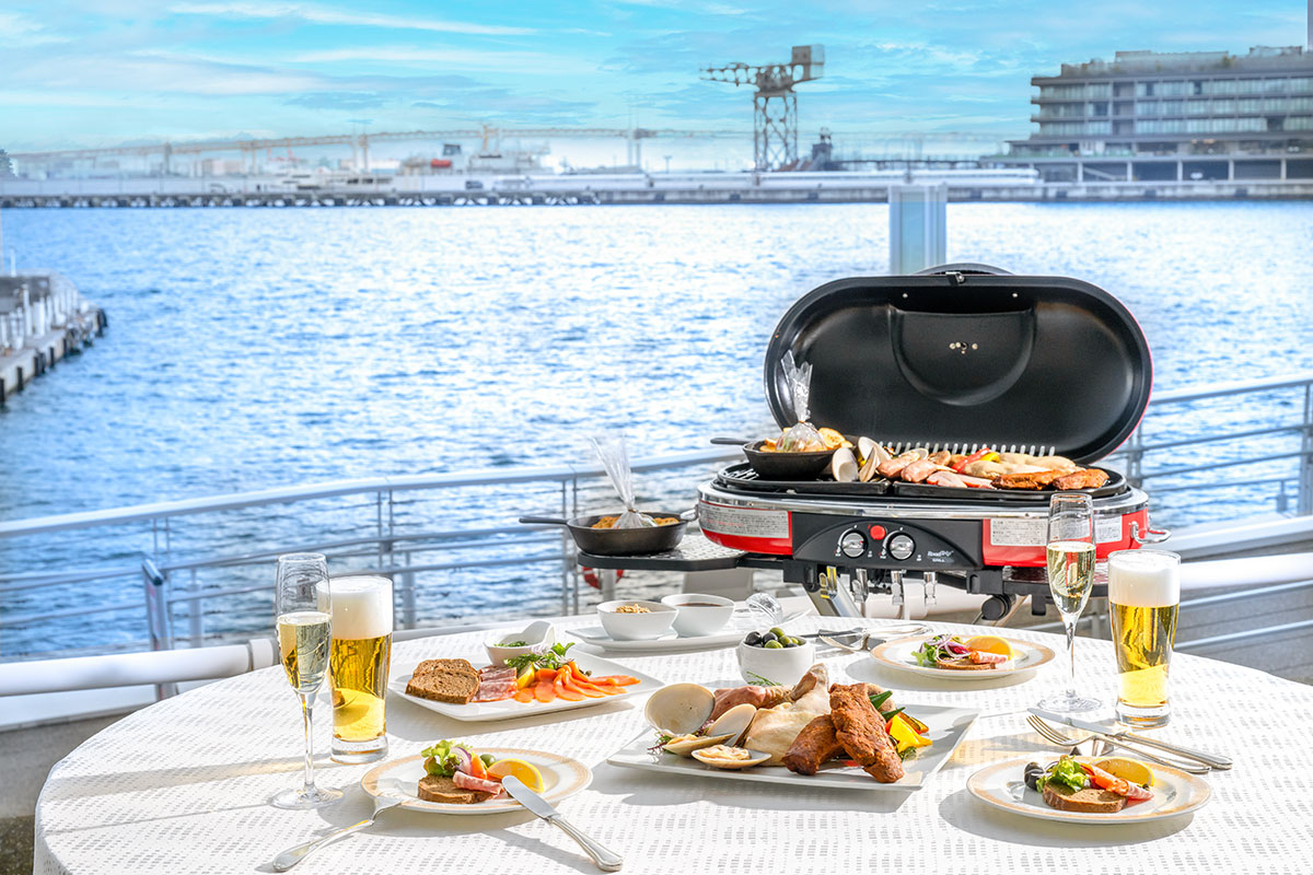 横浜の海を見ながら専用テラスでホテルバーベキューランチ！グリルで仕上げる料理やチーズフォンデュも