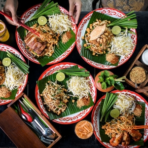 バンコク発パッタイ専門店「バーン・パッタイ」横浜ハンマーヘッドに日本1号店！本場パッタイなど伝統料理