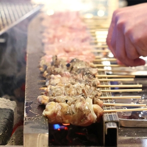 新ブランド「焼鳥と蕎麦 英治」横浜鶴屋町に誕生！蕎麦屋のかえしと出汁を活かした料理が魅力の大人居酒屋