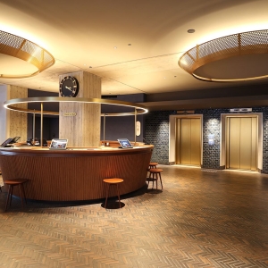 名建築の記憶継承「OMO7横浜 by 星野リゾート」旧市庁舎活用したホテルの魅力探索！初のベーカリーも併設